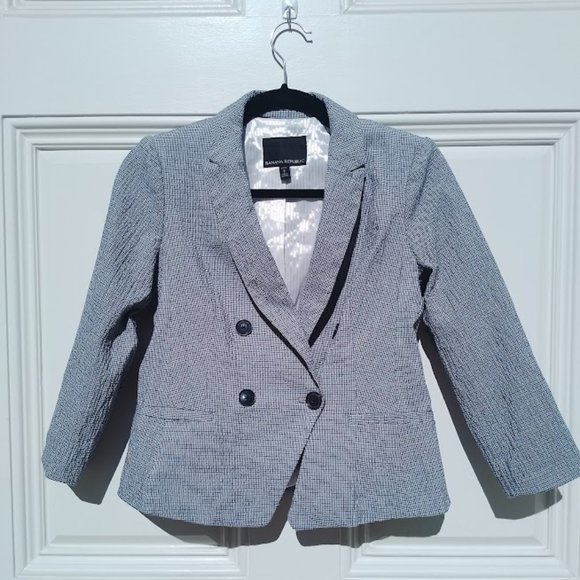 Banana Republic Woman's Grey Plaid Seersucker Blazer, Size US 2 - Picture 1 of 8